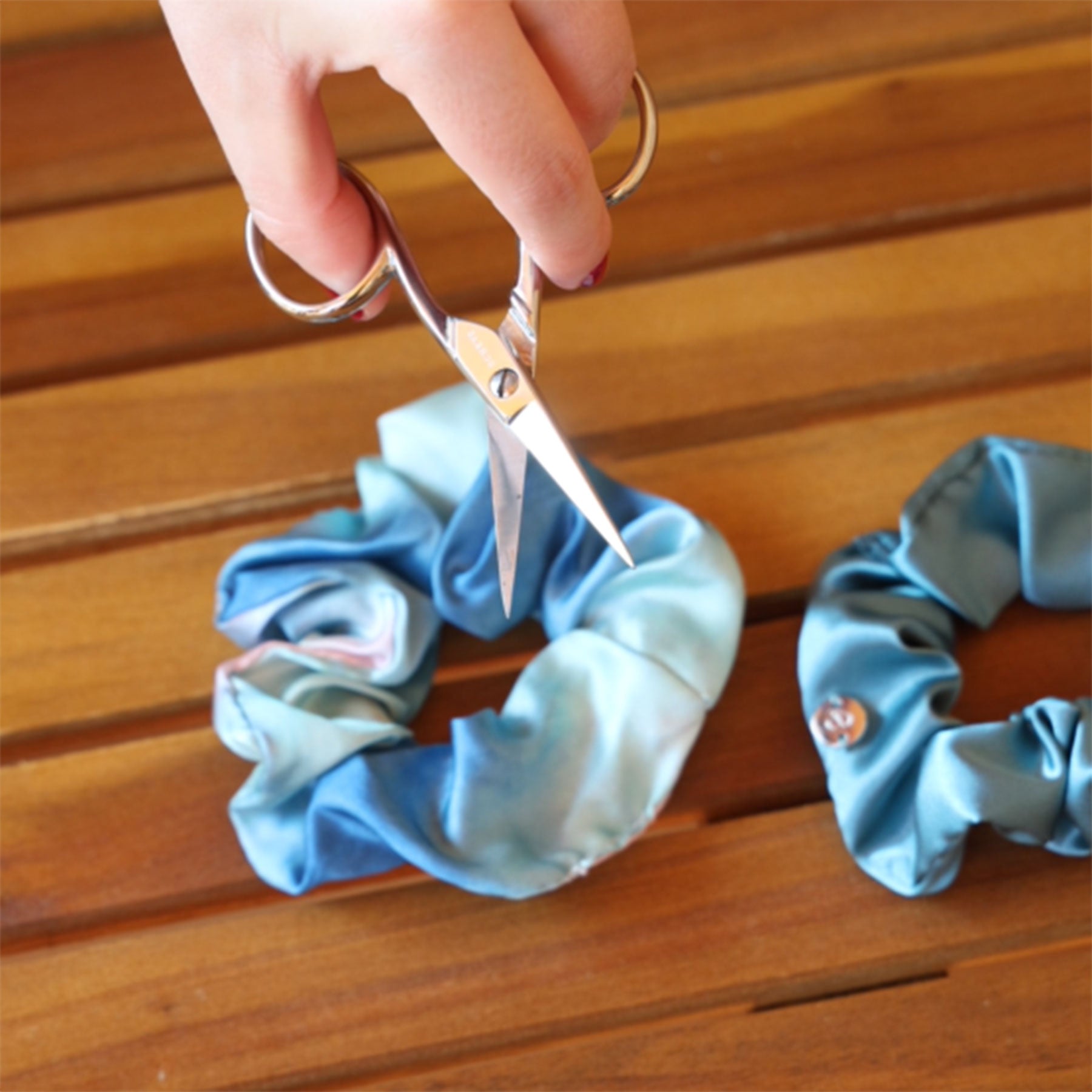 feature-bild-blogartiel-ausgeleiertes-haargummi-scrunchie-reparieren