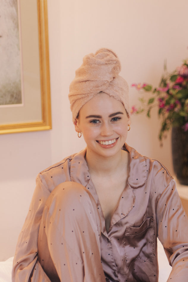 Turban Handtuch aus Bambus Frotte in Rosa am Model