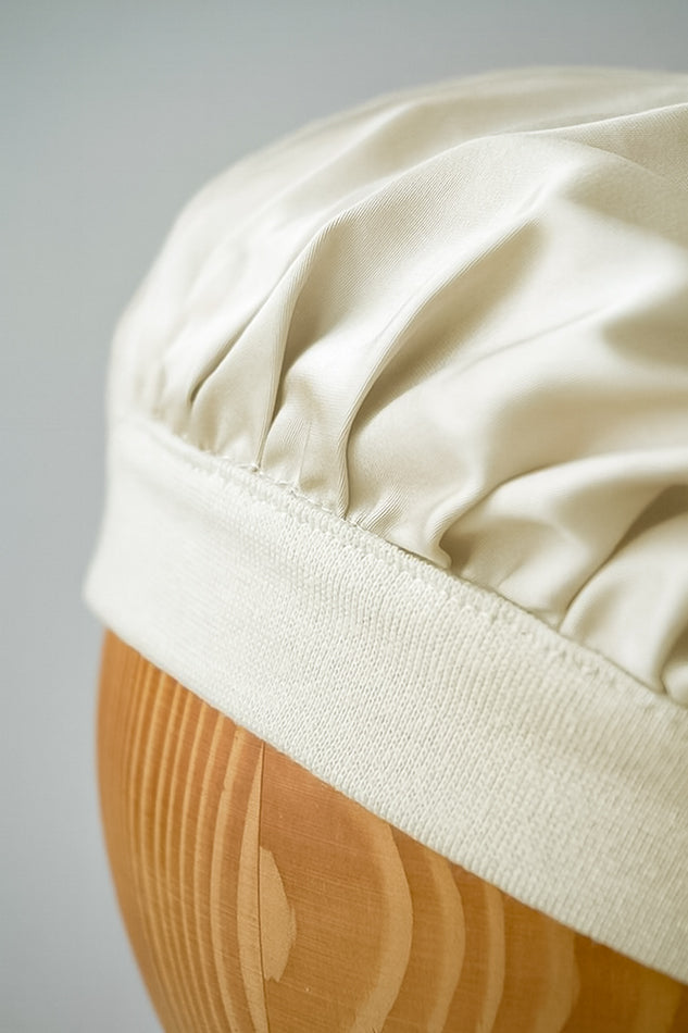 Vegane Seidenhaube aus Bambusseide seitliche Nahaufnahme Yvori