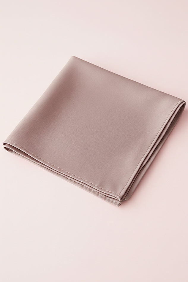 Haartuch aus Bambusseide in Rosa gefaltet