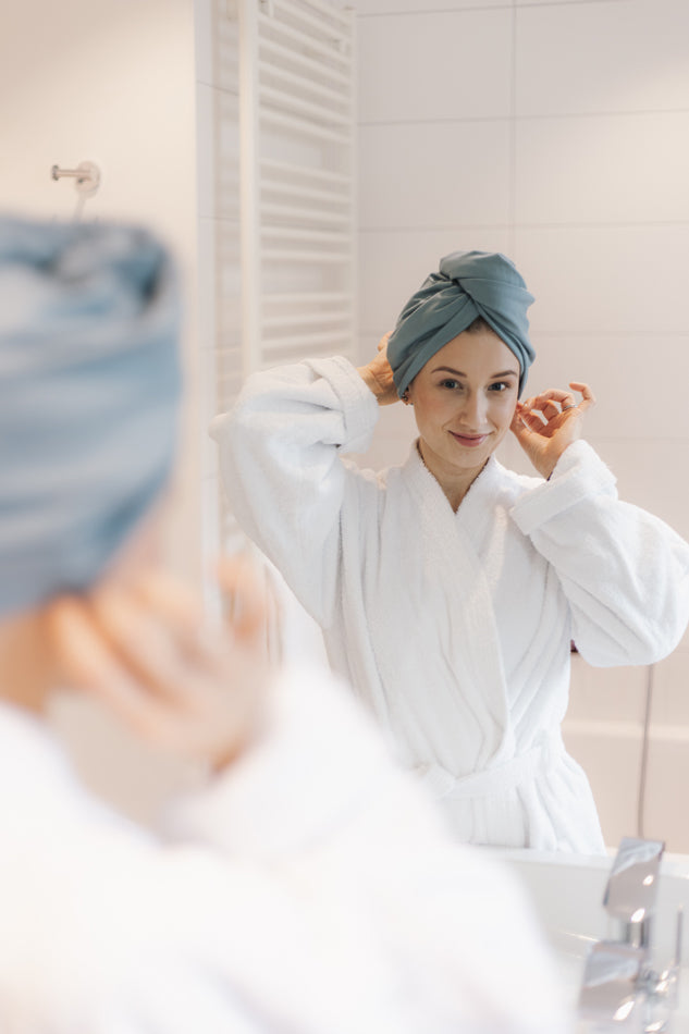 Turban Handtuch aus Bambusjersey in Alt Grün am Model