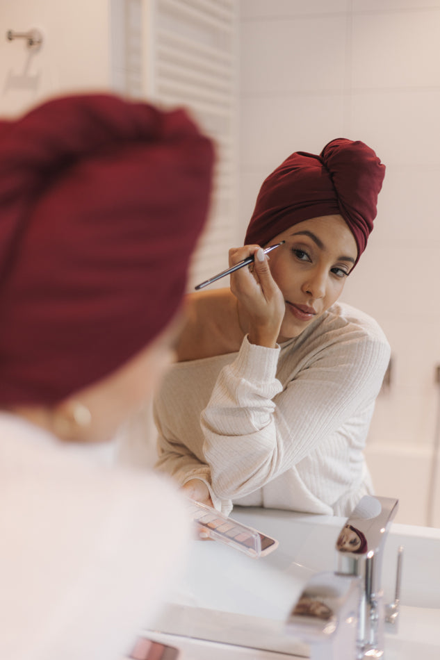 Turban Handtuch aus Bambusjersey in Bordeaux an Models